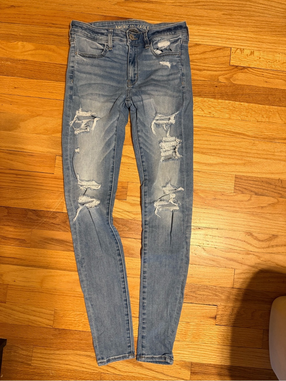 American Eagle Outfitters Light Blue Distressed Skinny Jeans Women's size 6xlong